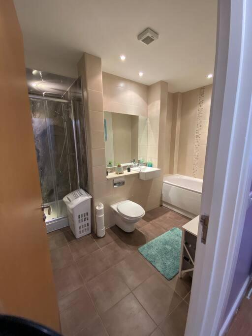 3 Bedroom Penthouse Apartment In Larne Eksteriør billede