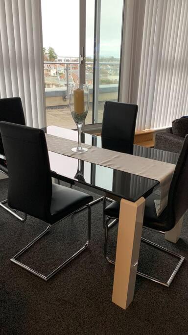 3 Bedroom Penthouse Apartment In Larne Eksteriør billede